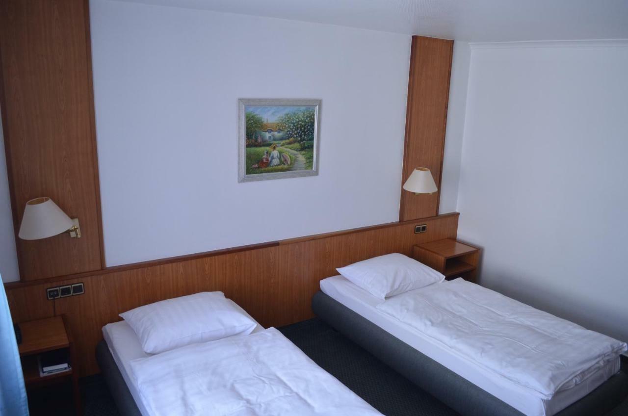Hotel Zur Post Neubruchhausen Exterior photo
